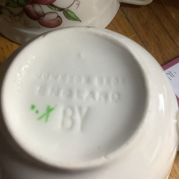 Two Vintage Johnson Brothers Sweet Pea Old Flower Prints Cups and Saucers - Picture 9 of 11